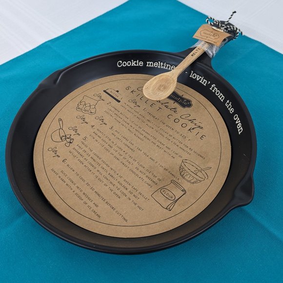 Mud Pie Other - Mud Pie cookie skillet - brand new